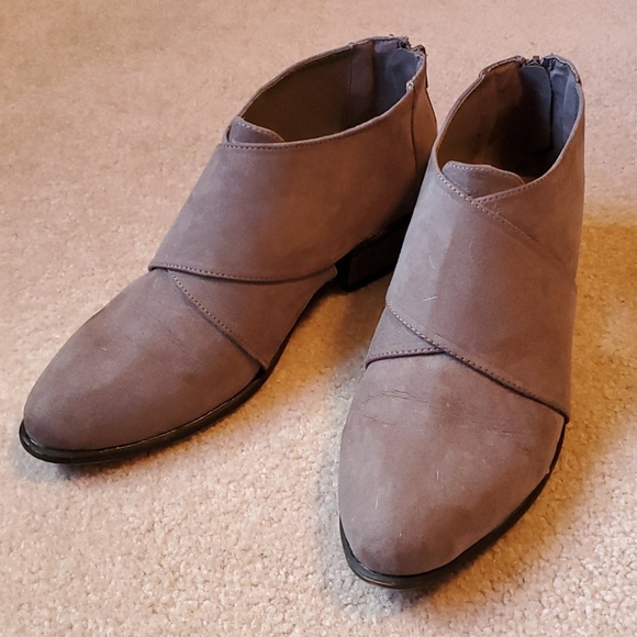 TG taupe suede ankle boots size 11 - Picture 2 of 11